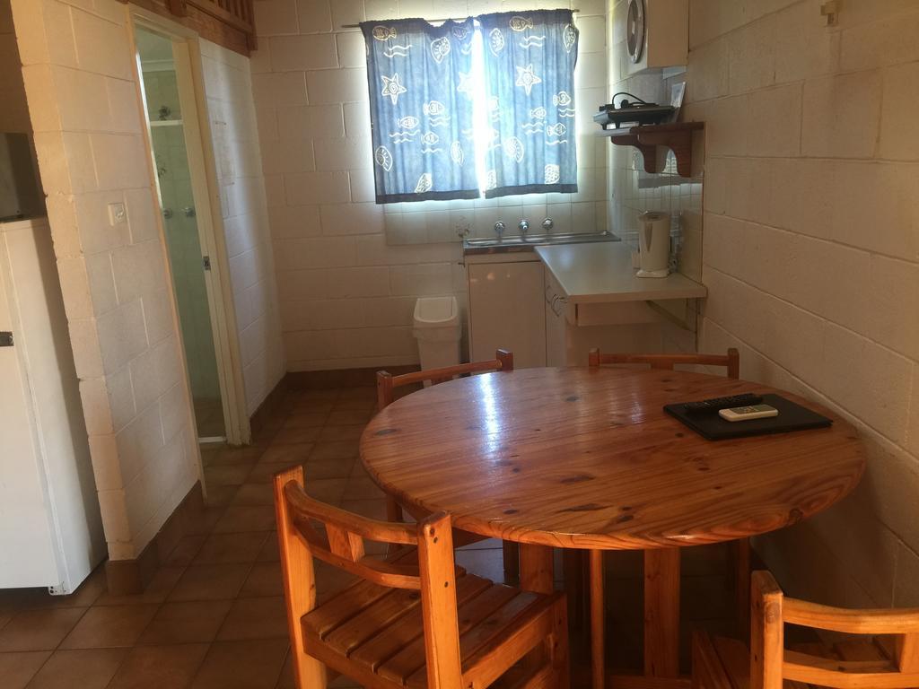 Carnarvon Caravan Park Room photo